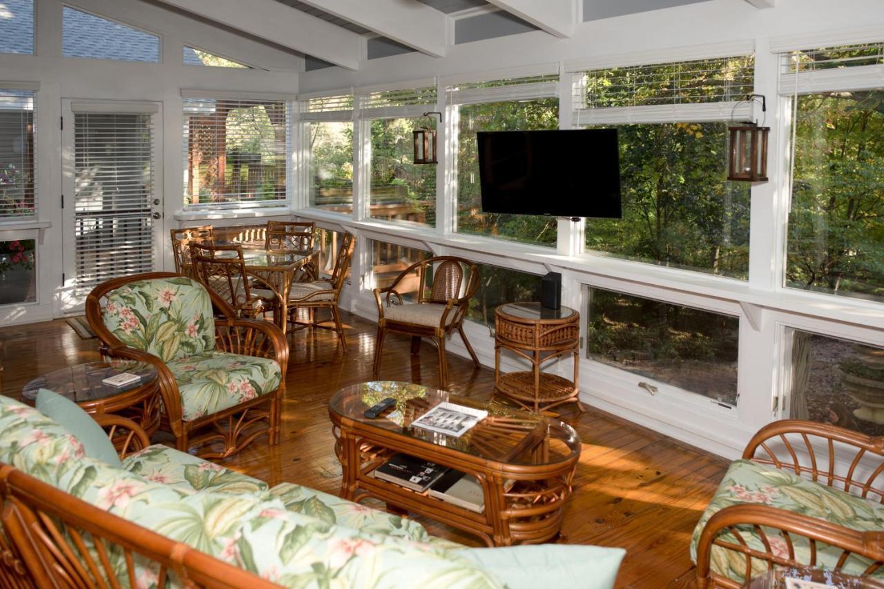 Dickson Street Bed & Breakfast Фейетвилл Экстерьер фото